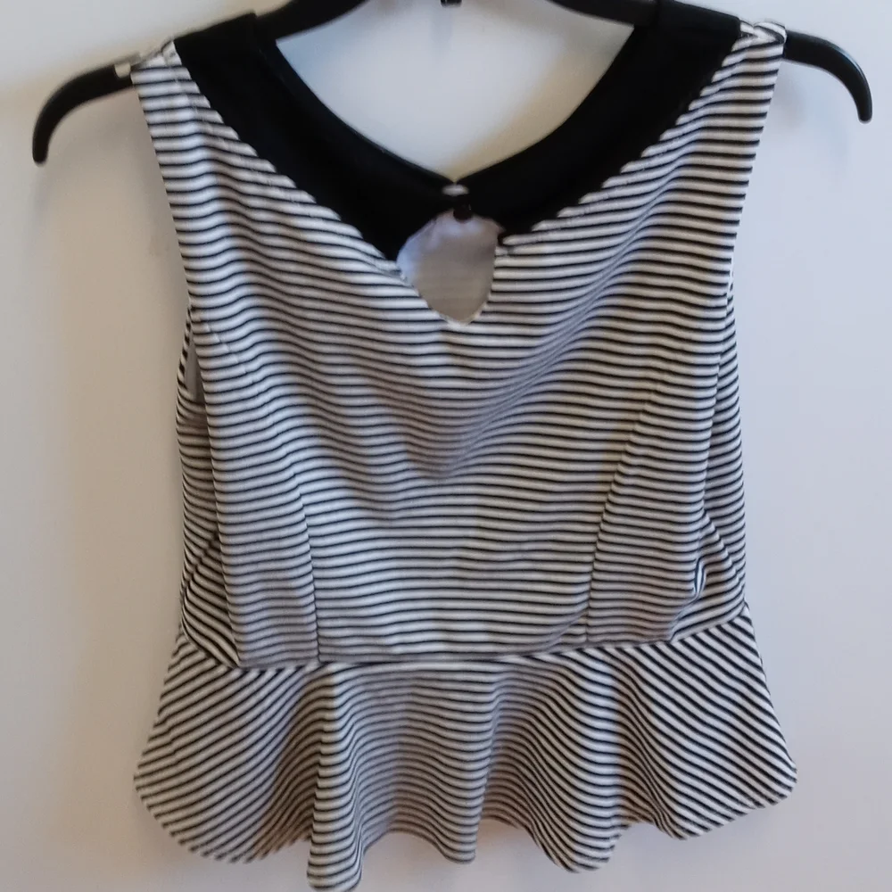 Attractive Papaya dressy black & white striped lined tank Size L - Picture 4 of 6